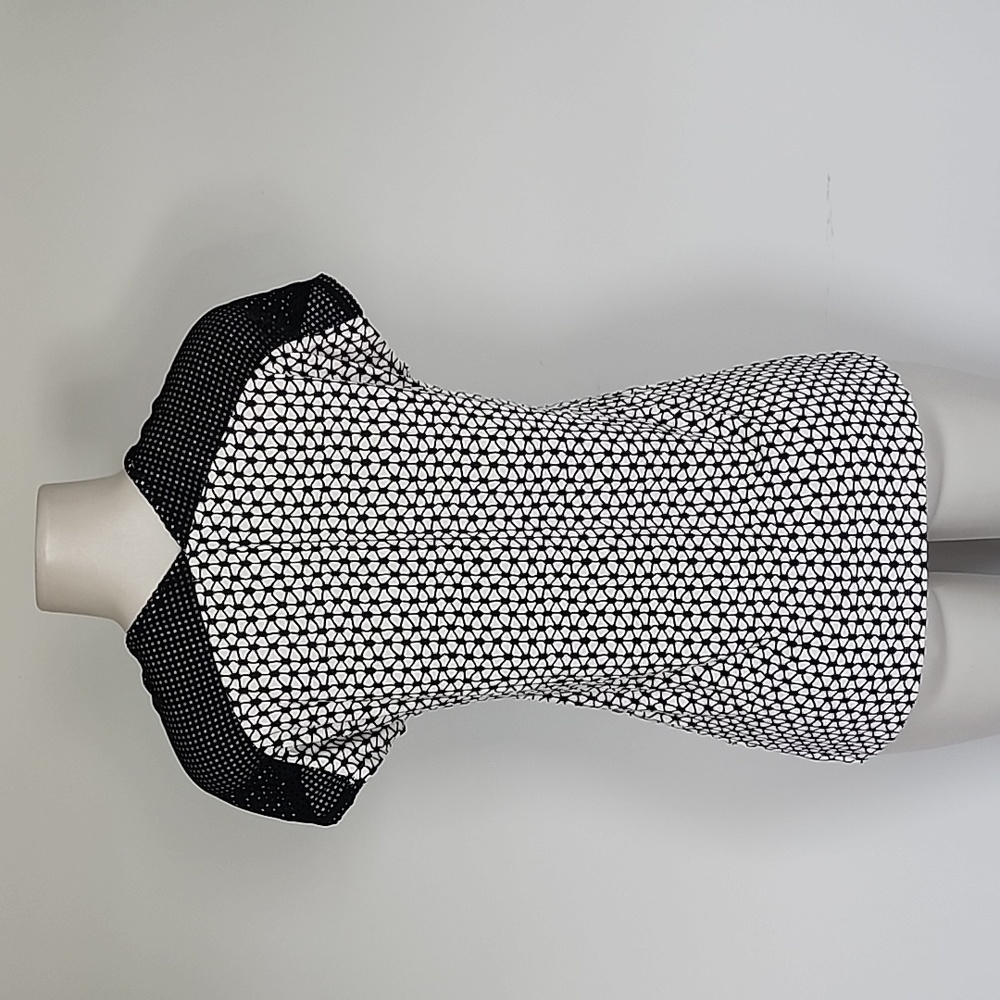 TART black/white geometric print top perforated shoulders-S - Picture 3 of 8